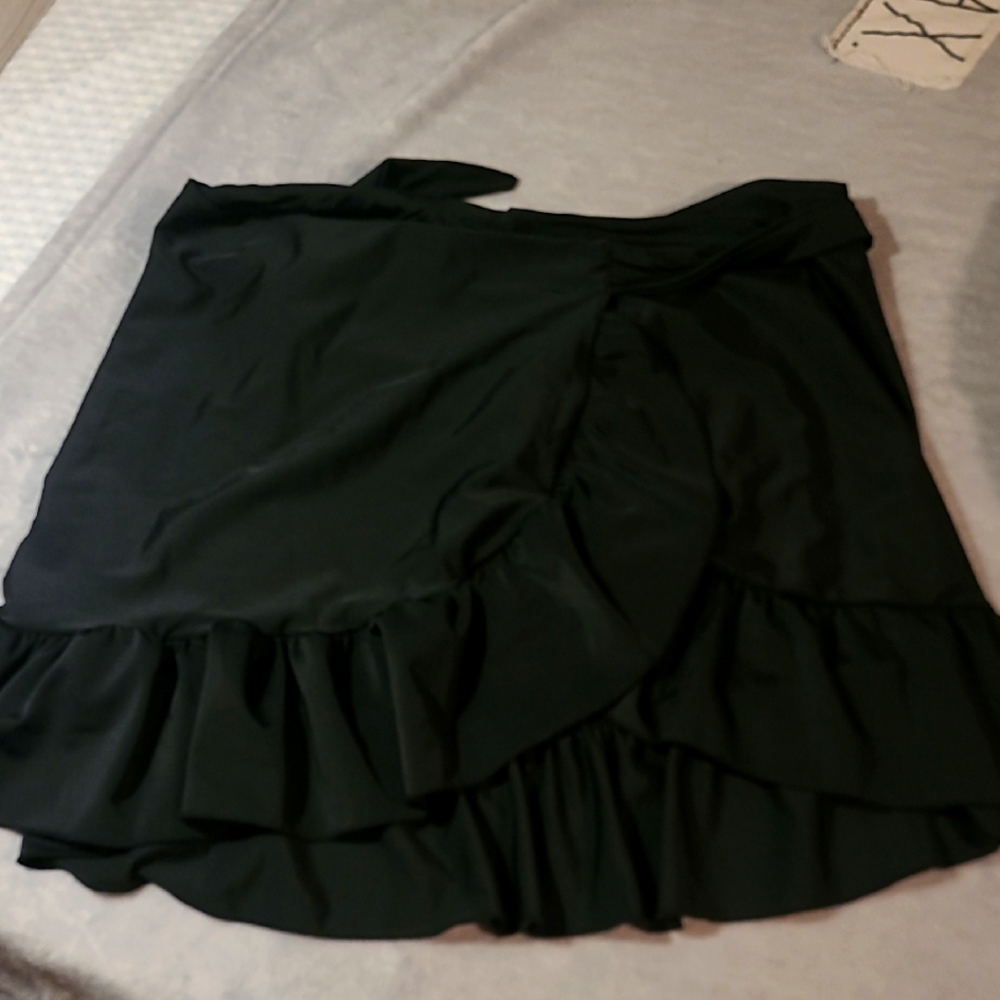 Elegant Black Ruffled Swiming  Suits   Cover Up Skirt  Size XS/M
